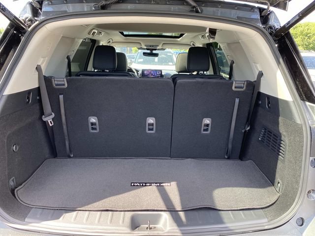New 2026 Nissan Pathfinder SL w/ SL Premium Package AWD/4WD image 6