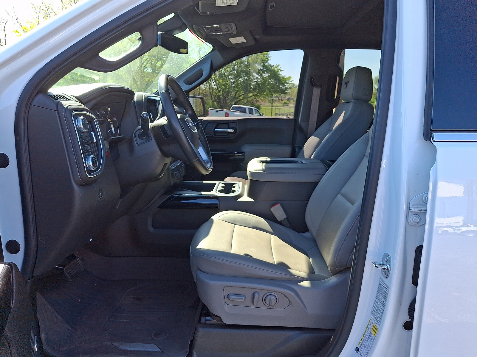 Used 2021 GMC Sierra 1500 SLT w/ SLT Premium Plus Package AWD/4WD image 15