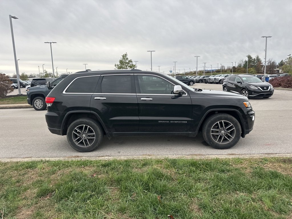 Used 2017 Jeep Grand Cherokee Limited image 4