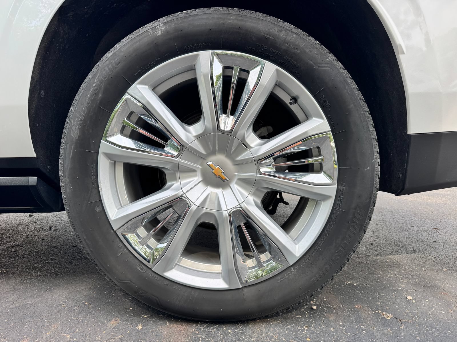Used 2024 Chevrolet Suburban High Country AWD/4WD image 41