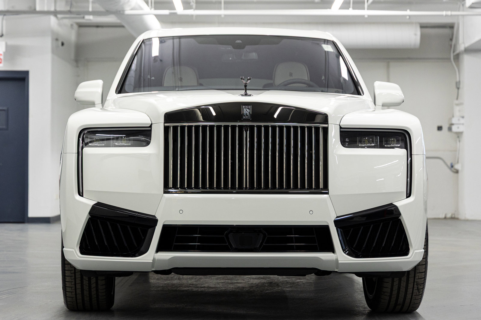 New 2026 Rolls-Royce Cullinan Black Badge image 5