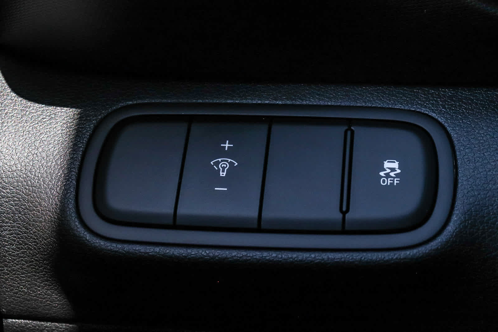 Used 2026 Hyundai Venue SEL FWD image 32
