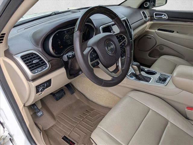 Used 2017 Jeep Grand Cherokee Overland w/ Jeep Active Safety Group AWD/4WD image 10