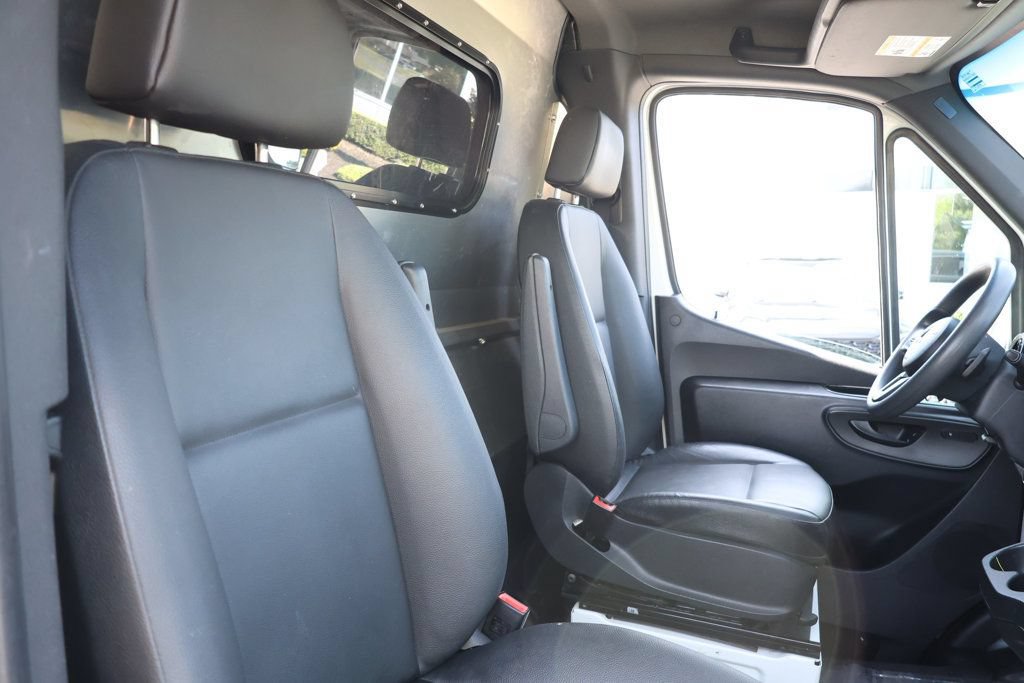 Used 2023 Mercedes-Benz Sprinter 2500 w/ Acoustic Package image 25