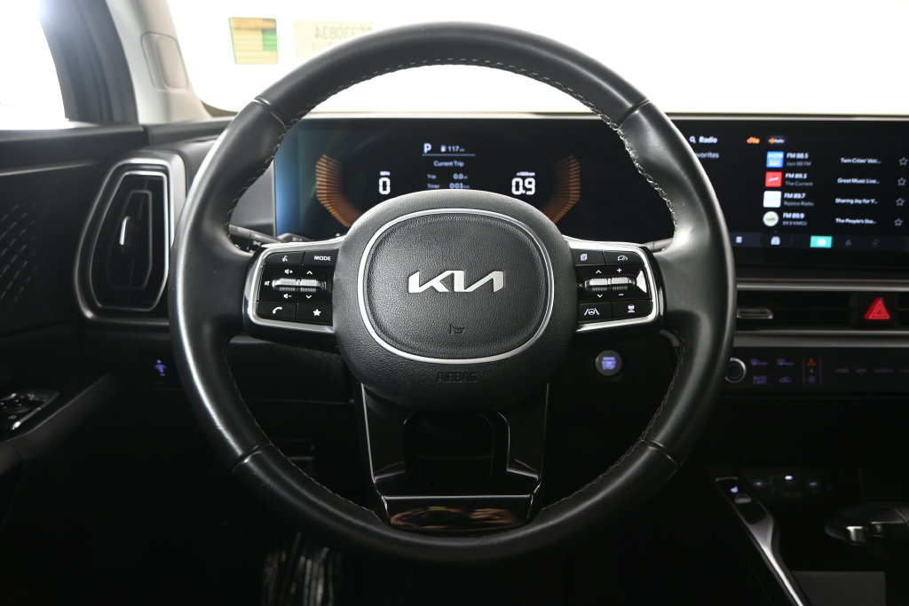 Used 2025 Kia Sorento S FWD image 36