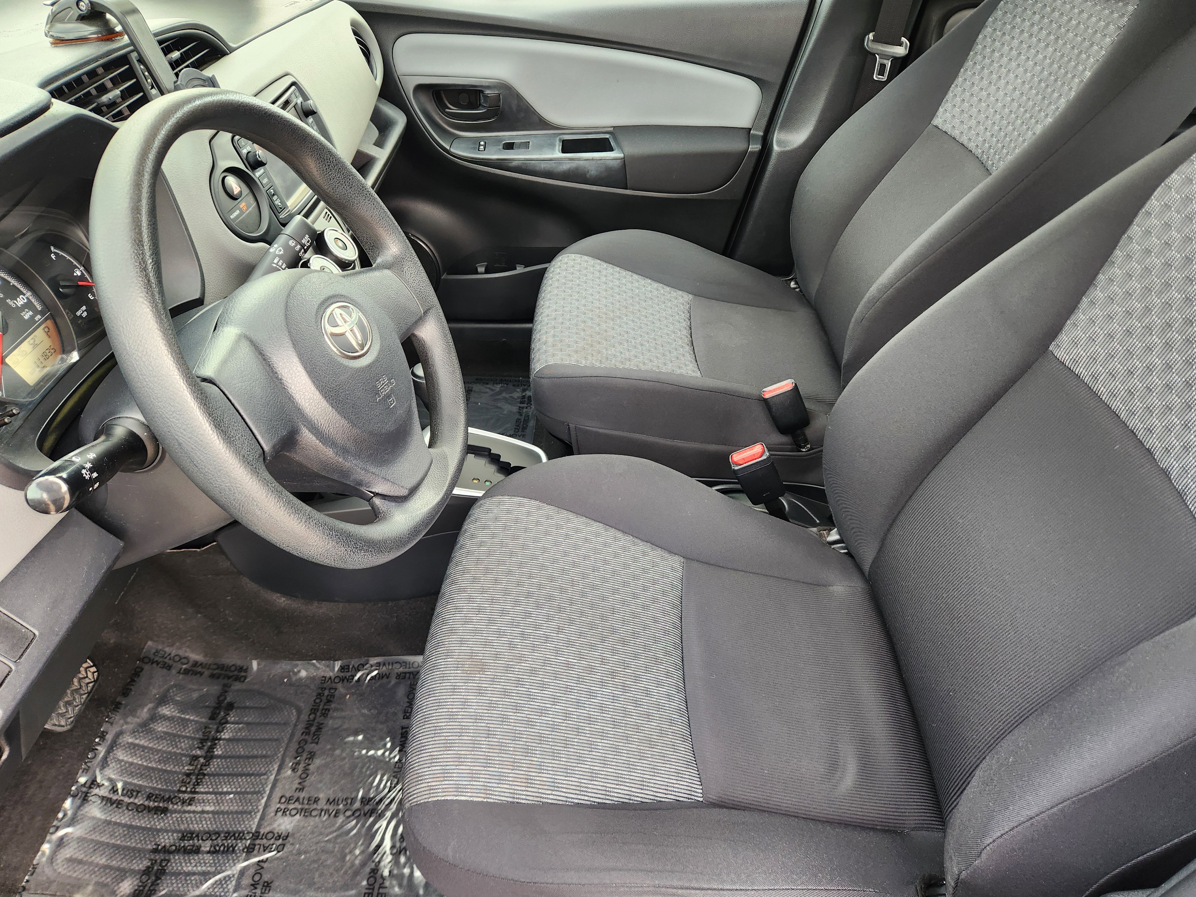 Used 2016 Toyota Yaris L image 15