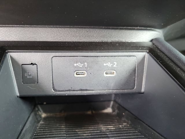 Used 2025 Nissan Kicks SR FWD image 24