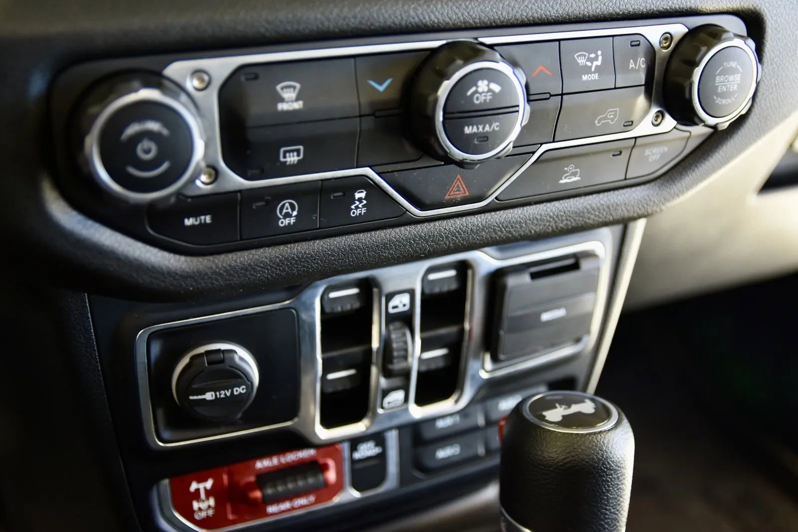 Used 2024 Jeep Wrangler Willys image 15