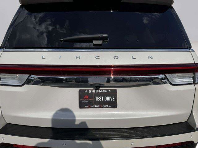 Used 2023 Lincoln Navigator Reserve RWD image 18