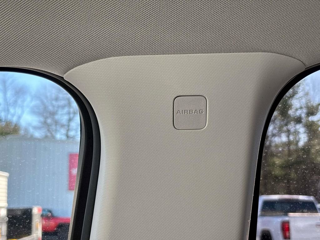 Used 2018 Chevrolet Traverse LT image 34