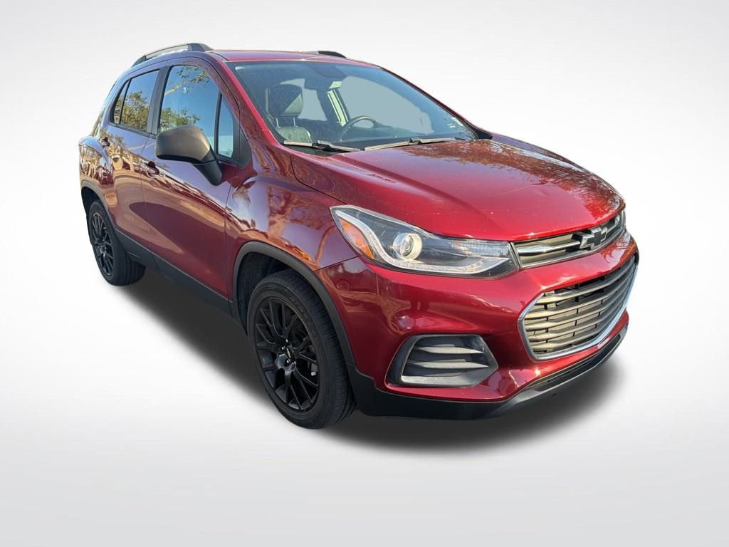 Used 2021 Chevrolet Trax LT w/ Sport Edition image 2