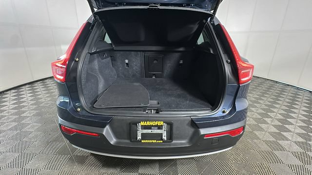 Used 2021 Volvo XC40 T4 Momentum FWD image 27