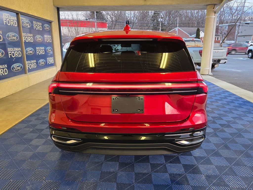 Used 2024 Lincoln Nautilus Premier w/ Equipment Group 102A image 6