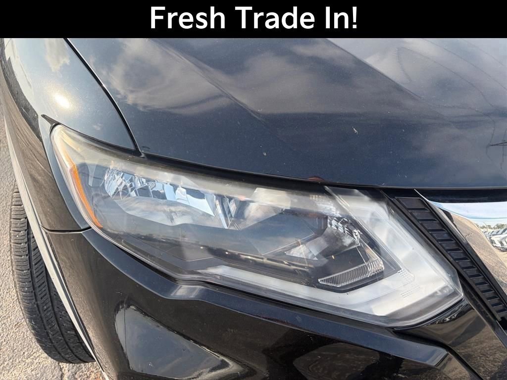 Used 2018 Nissan Rogue SV FWD image 5