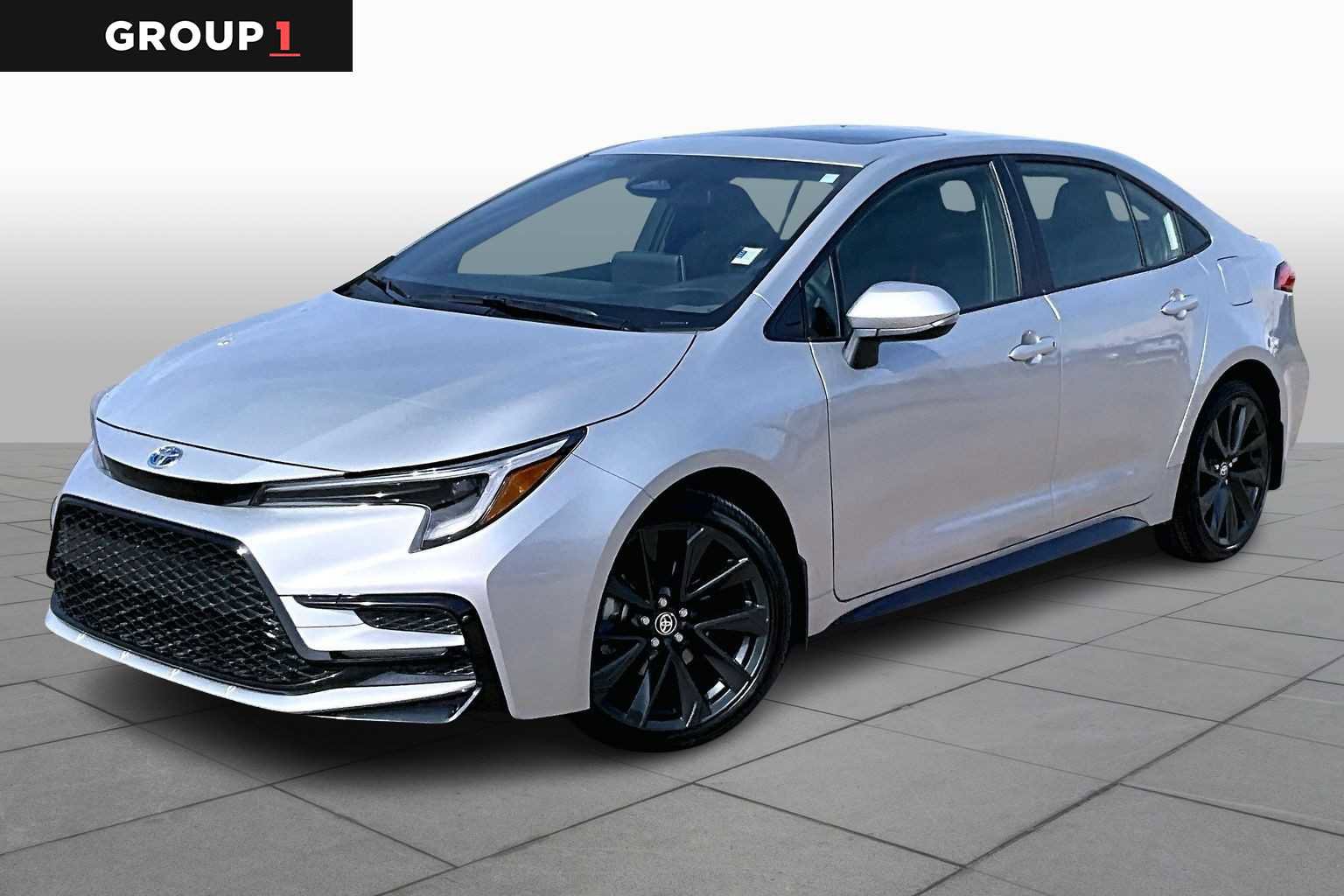 Used 2025 Toyota Corolla SE w/ SE Premium Package image 1