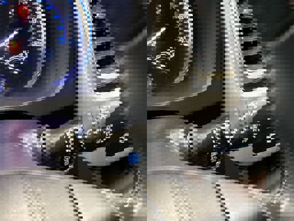 Used 2019 Toyota Highlander XLE image 28