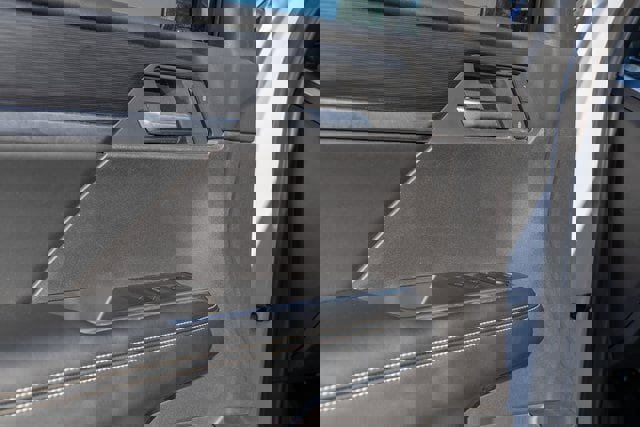 Used 2025 GMC Acadia Elevation image 17