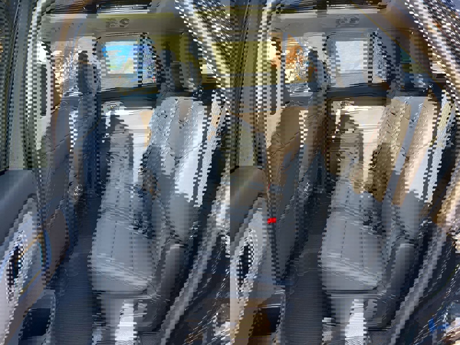 New 2025 Ford Explorer Active w/ Active Comfort Package image 14