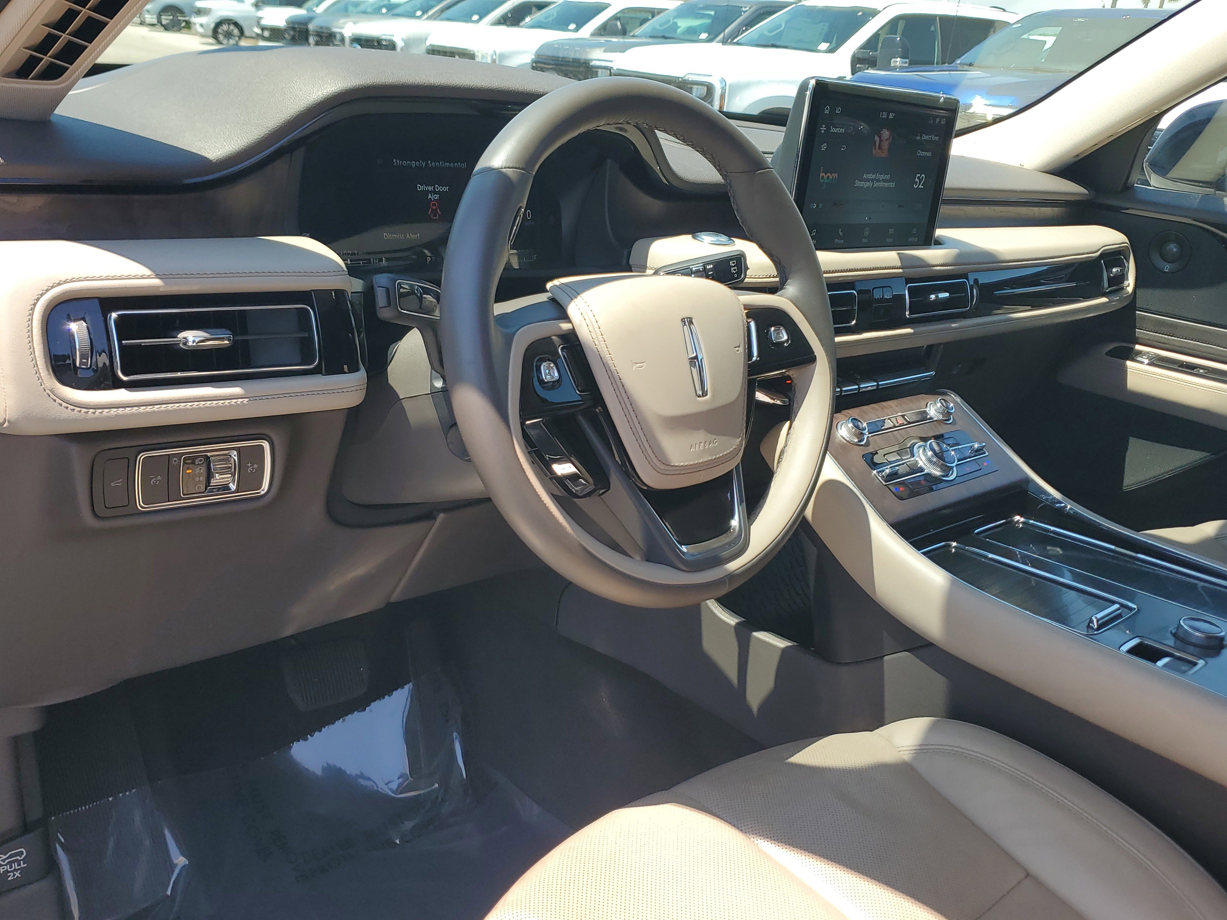 Used 2022 Lincoln Aviator Reserve image 9