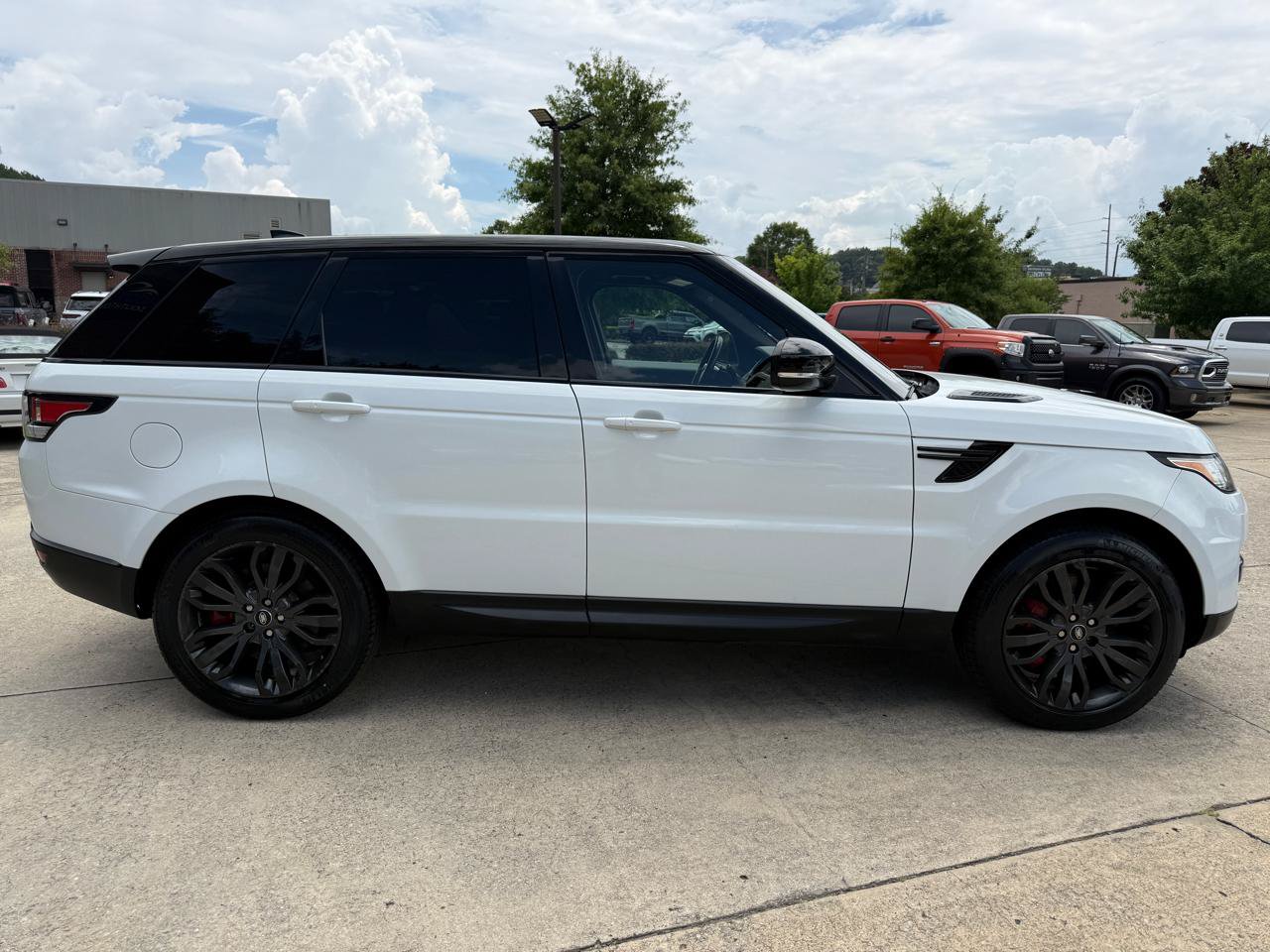 Used 2017 Land Rover Range Rover Sport Supercharged AWD/4WD image 6