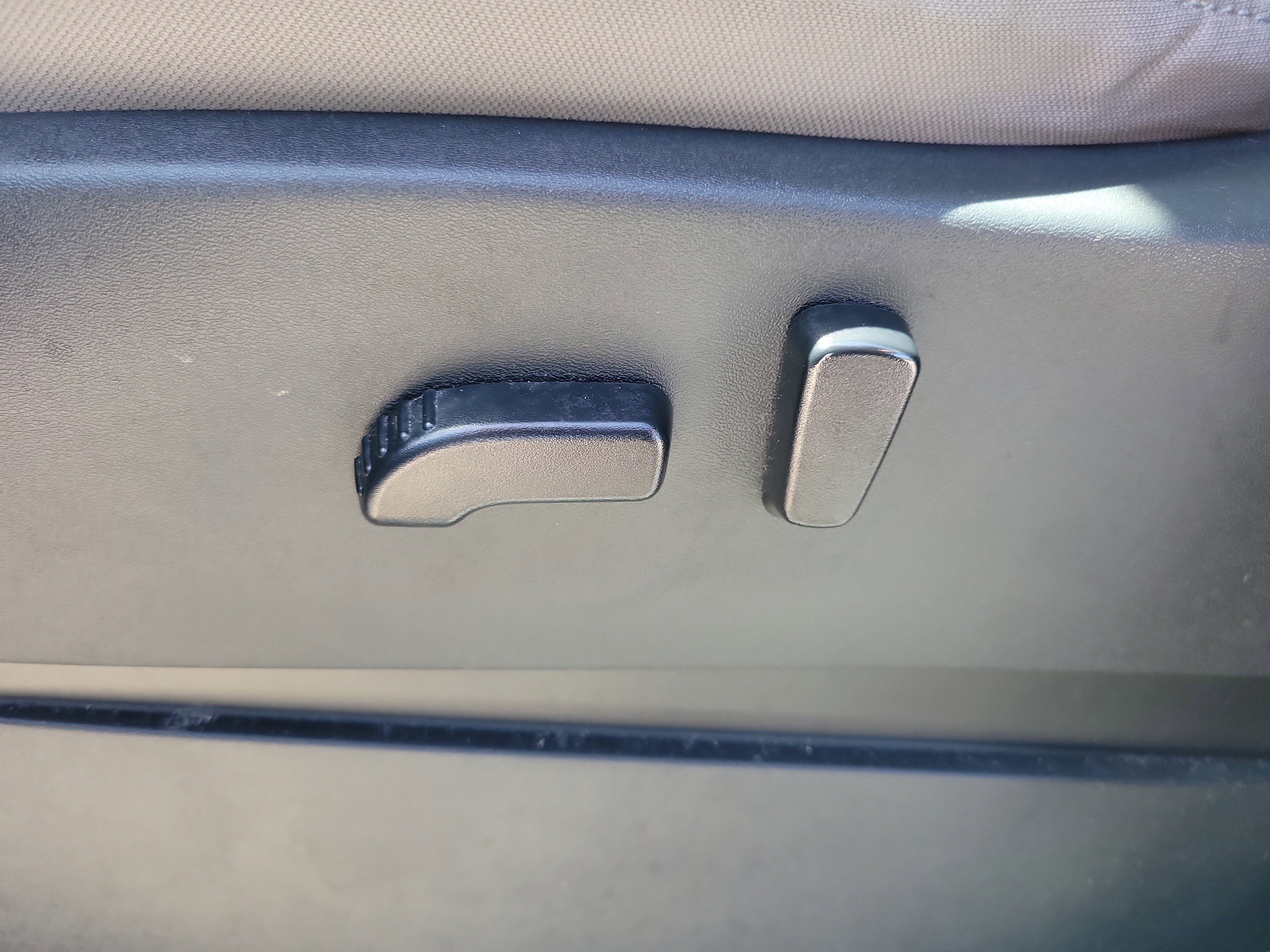 Used 2022 Nissan Frontier SV image 14