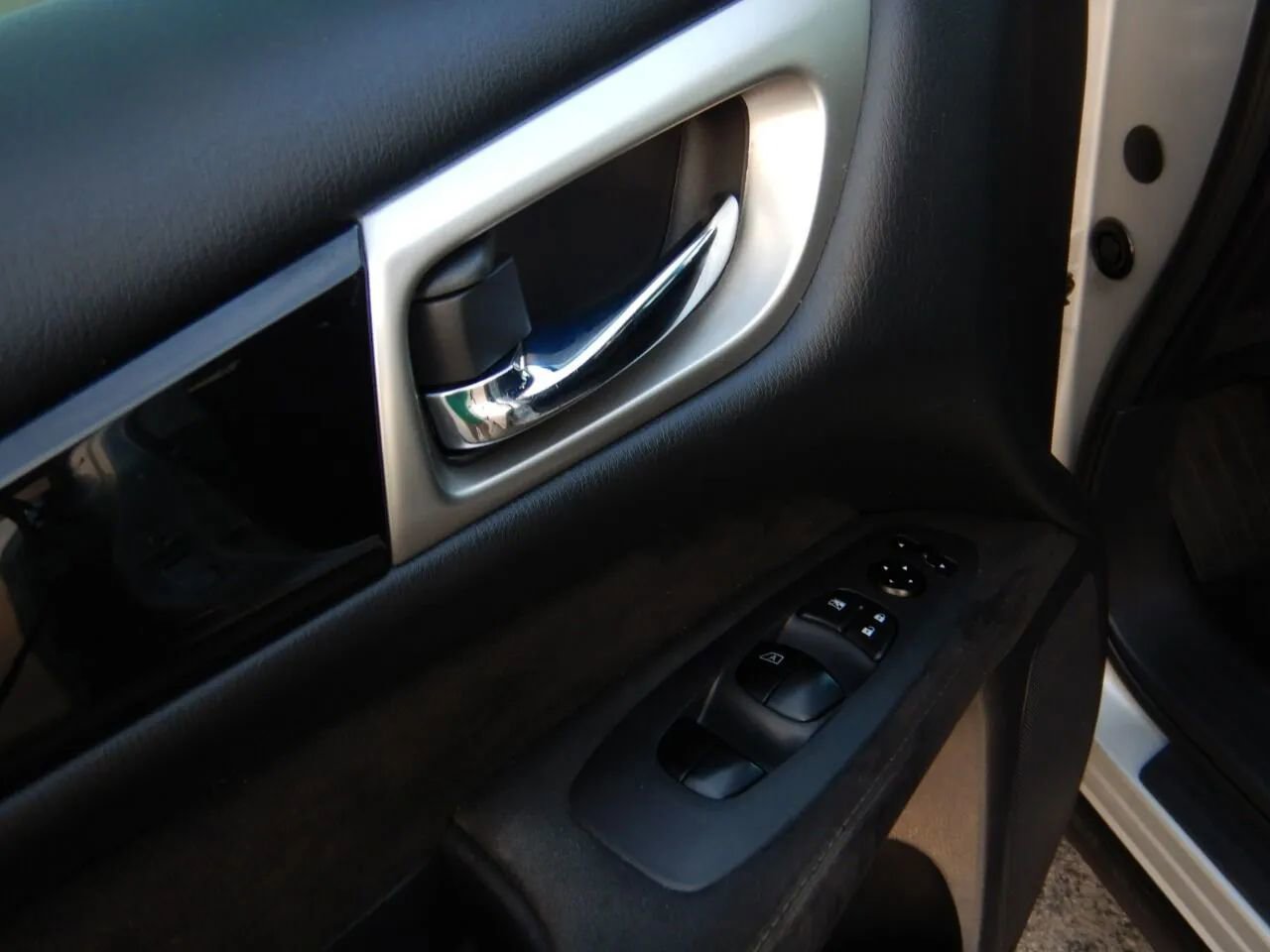 Used 2014 Nissan Pathfinder S image 20