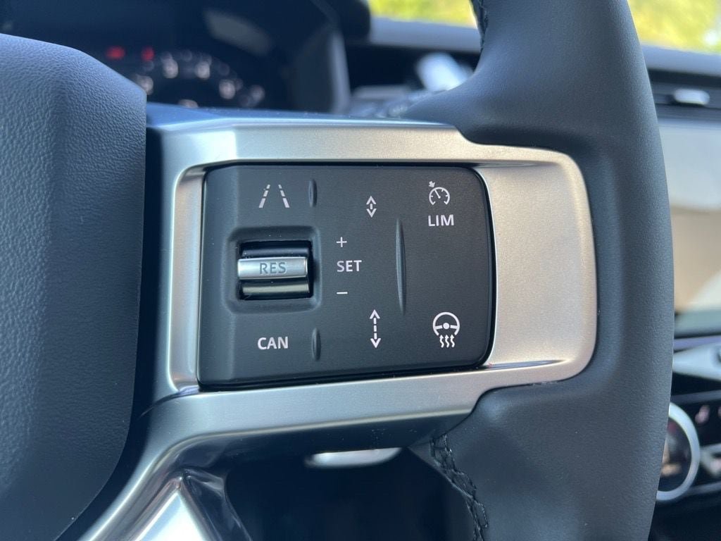 New 2025 Land Rover Discovery S AWD/4WD image 13