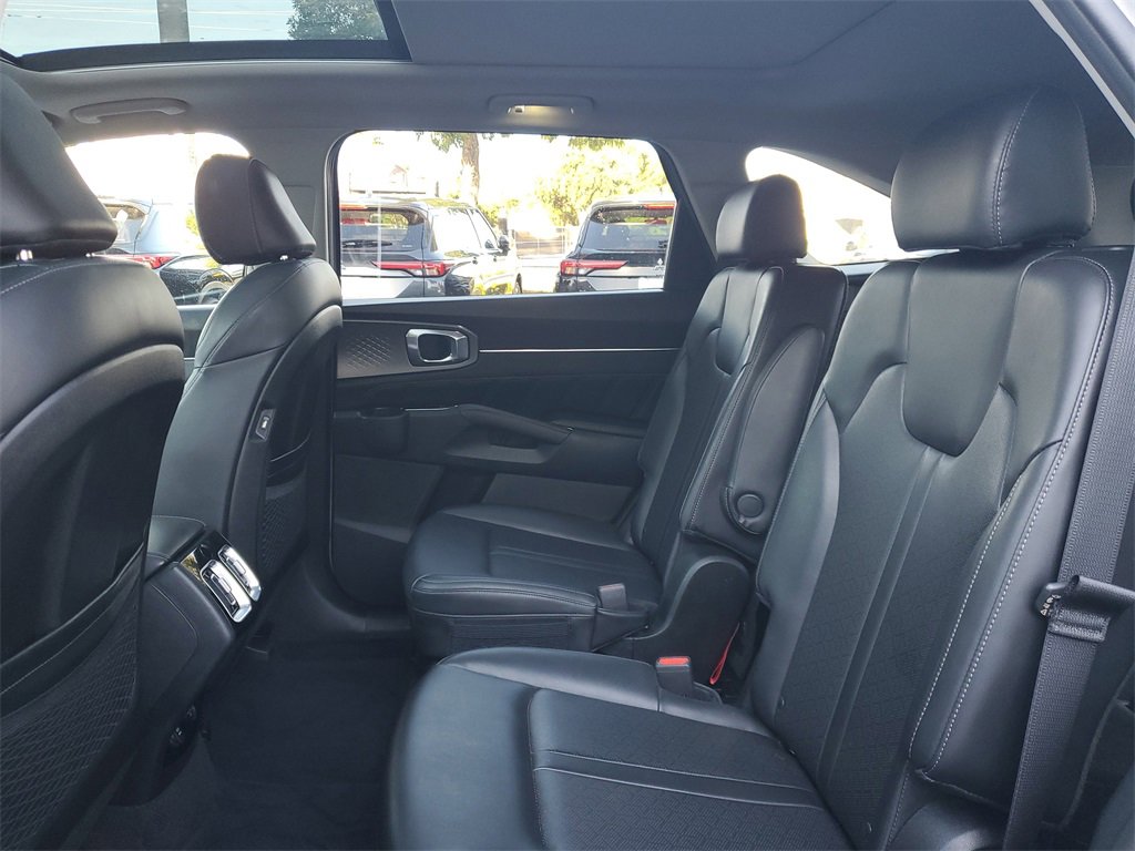Certified 2023 Kia Sorento SX image 14