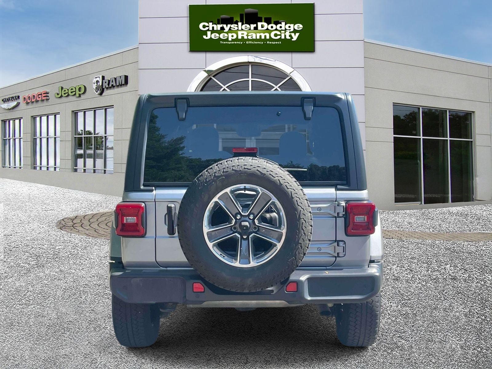 Used 2021 Jeep Wrangler Unlimited Sahara AWD/4WD image 7
