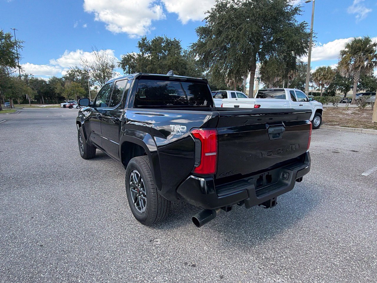 Used 2025 Toyota Tacoma TRD Sport AWD/4WD image 3