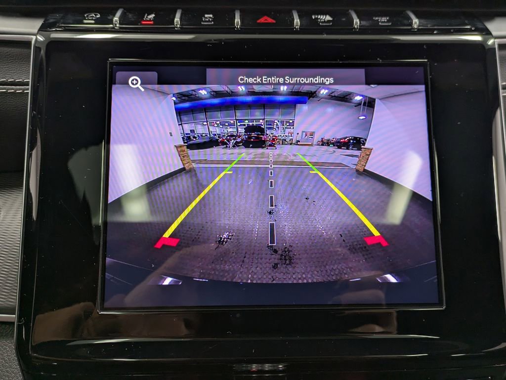 Used 2025 Jeep Grand Cherokee Altitude image 13