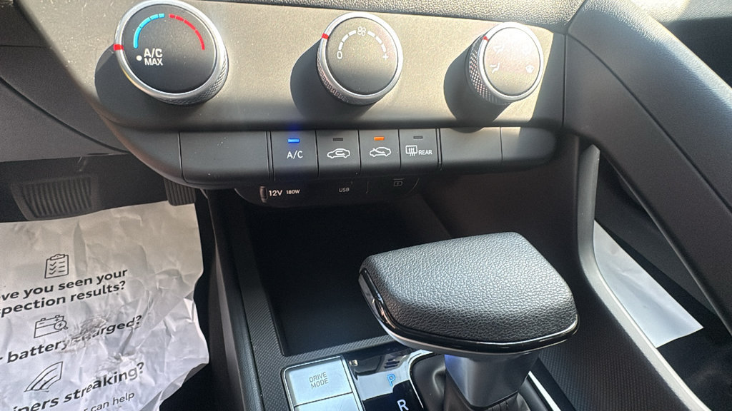 Used 2025 Hyundai Elantra SE FWD image 22