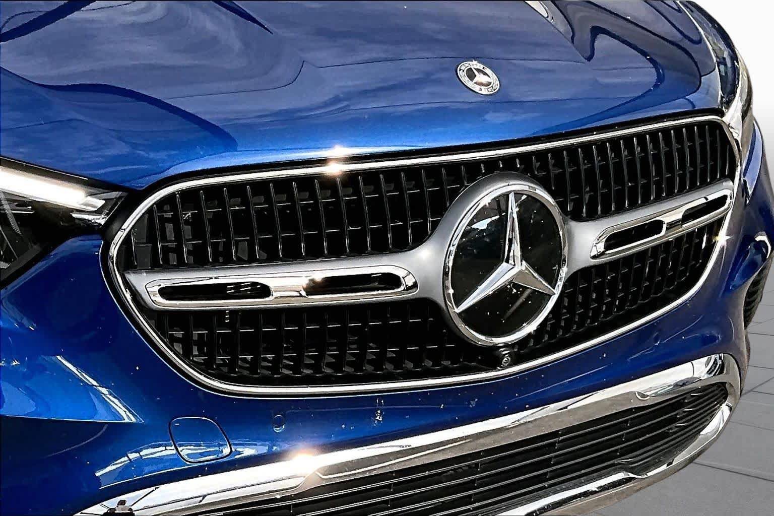 Used 2025 Mercedes-Benz GLC 350e 4MATIC image 30