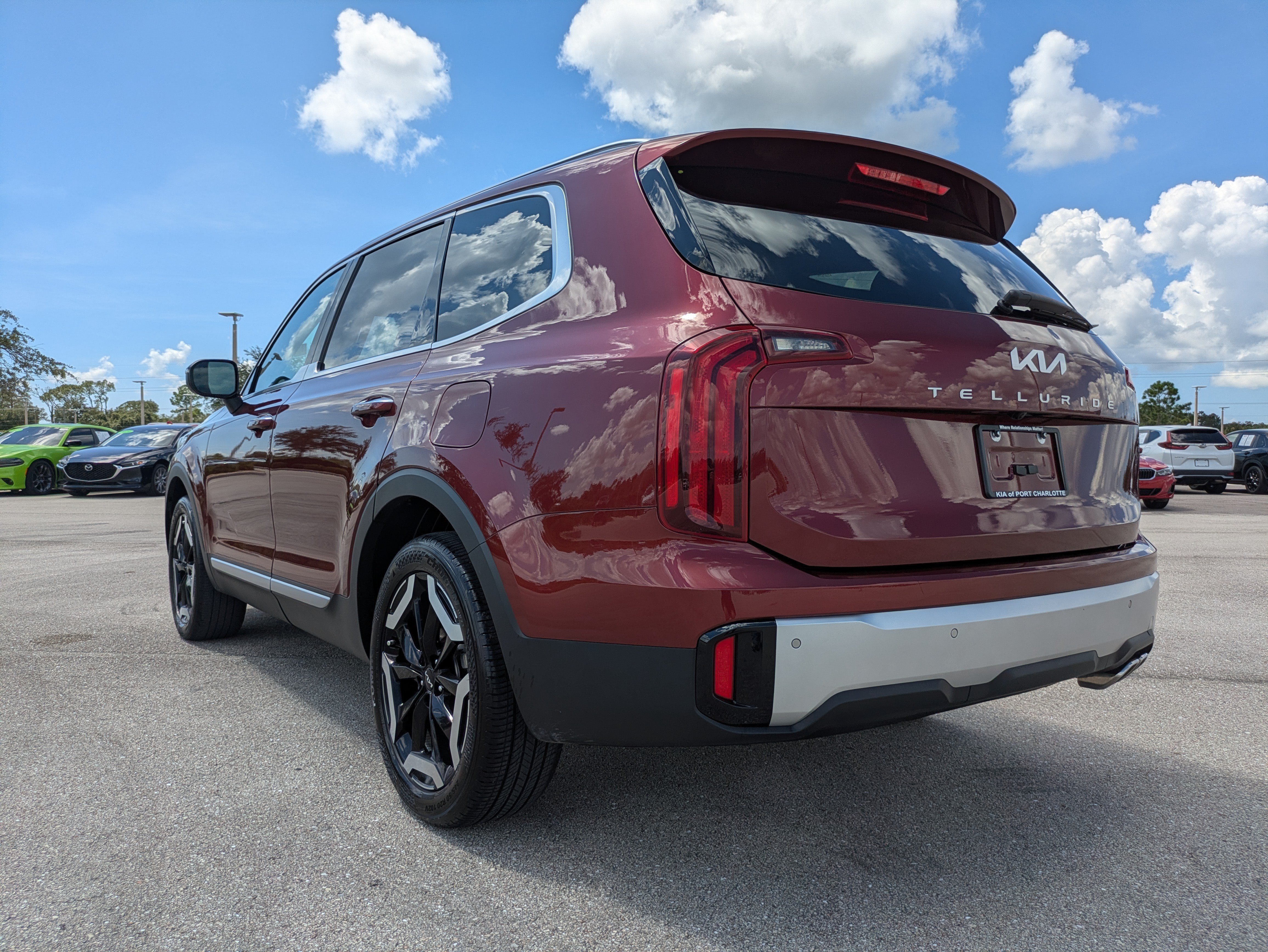 Certified 2024 Kia Telluride S w/ S Sunroof Package FWD image 6