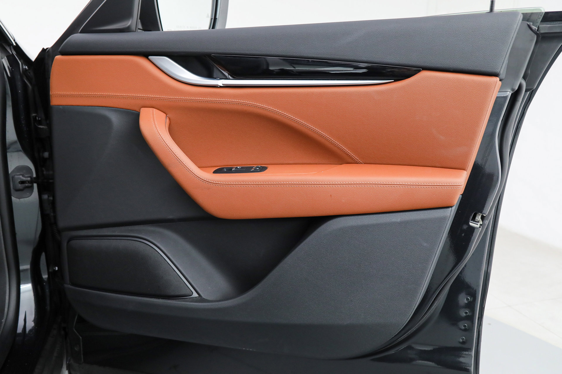 Certified 2023 Maserati Levante GT image 10