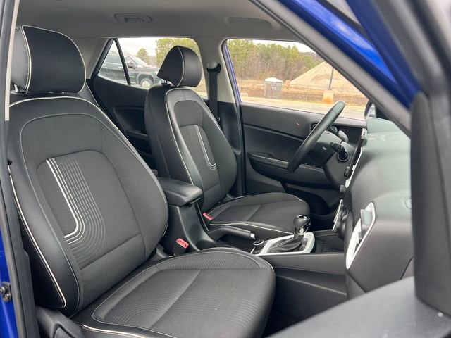 Used 2023 Hyundai Venue Limited image 31