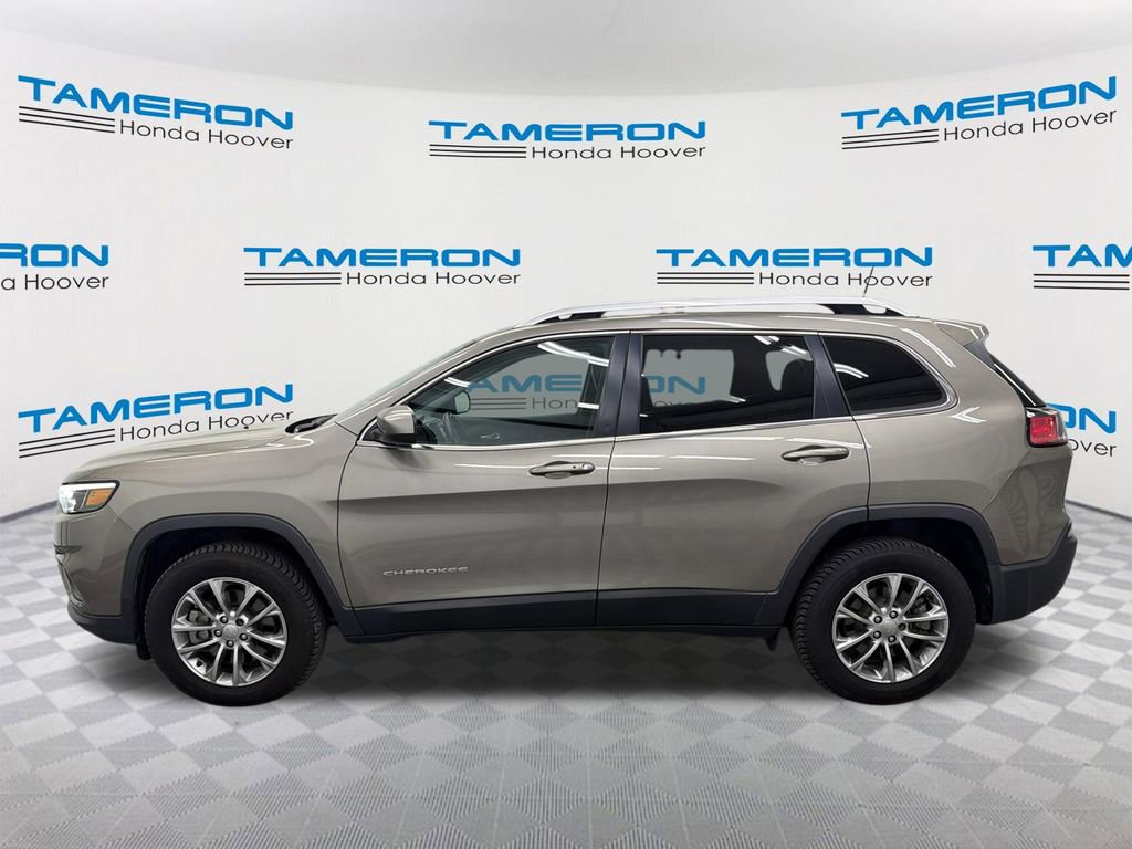 Used 2019 Jeep Cherokee Latitude Plus w/ Comfort/Convenience Group image 2