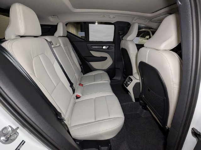 New 2026 Volvo XC40 B5 Plus w/ Climate Package AWD/4WD image 30