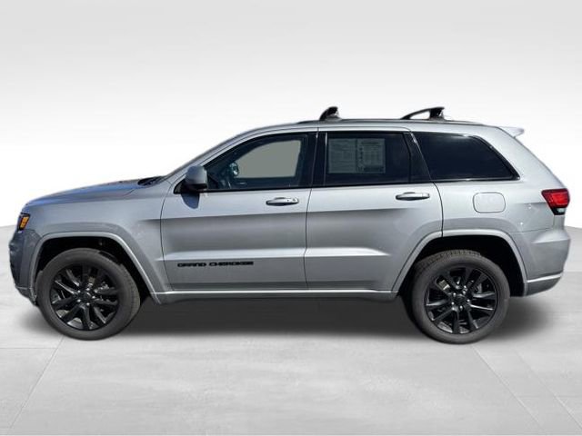 Used 2019 Jeep Grand Cherokee Altitude image 4