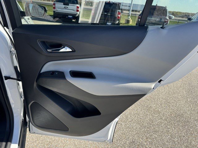 Used 2023 Chevrolet Equinox LT w/ Driver Convenience Package image 30