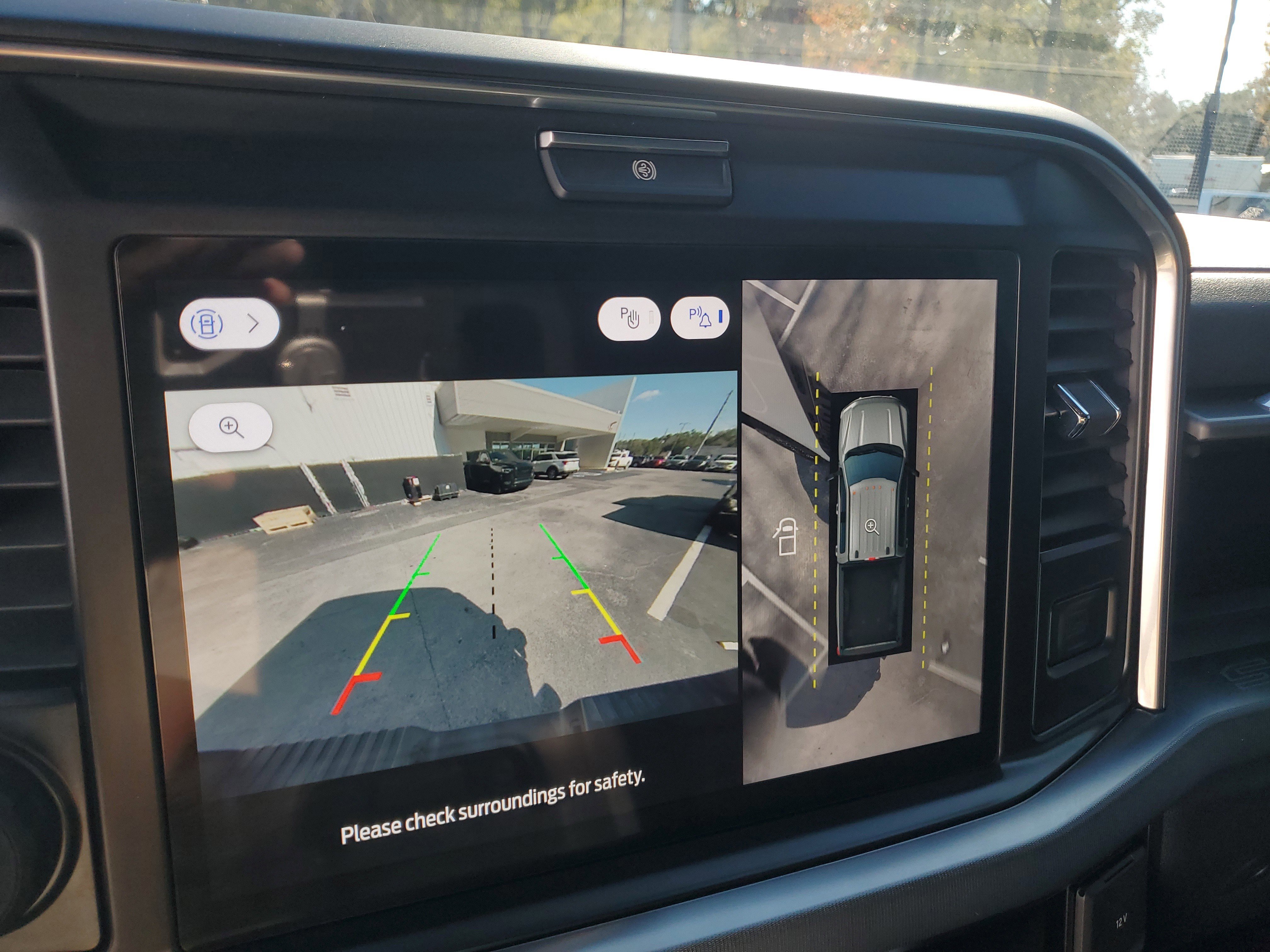 Used 2025 Ford F250 Platinum image 14