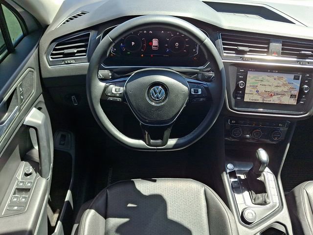 Used 2020 Volkswagen Tiguan SE AWD/4WD image 12