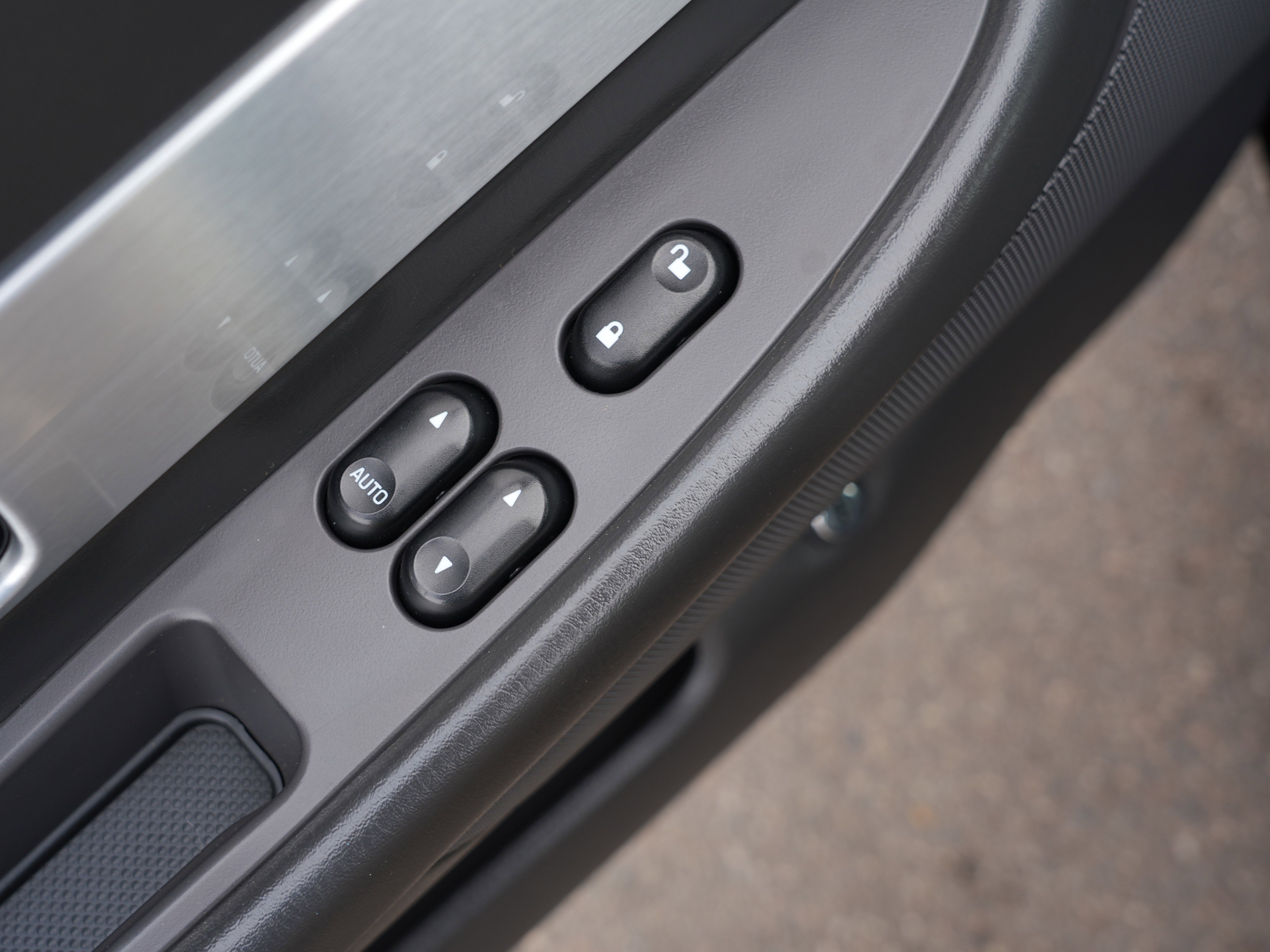 Used 2002 Ford Thunderbird image 17
