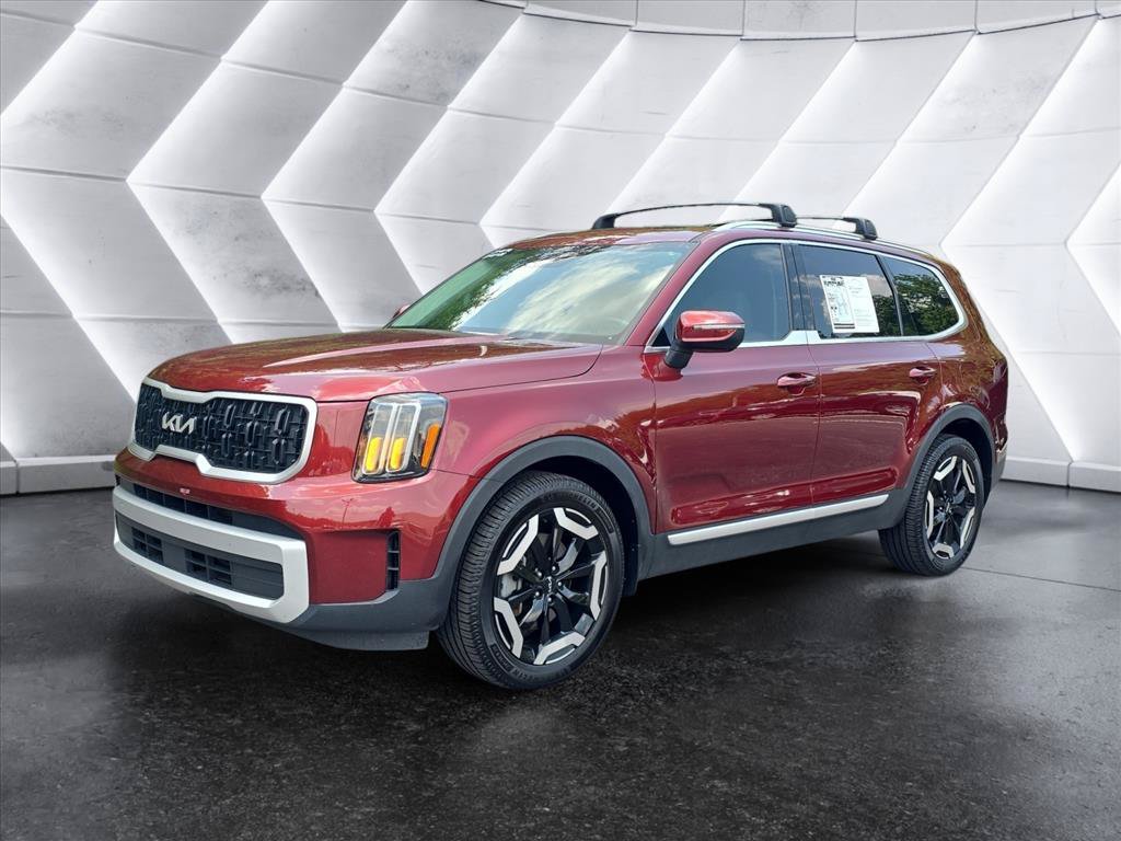 Used 2024 Kia Telluride EX w/ EX Captain's Chair Package