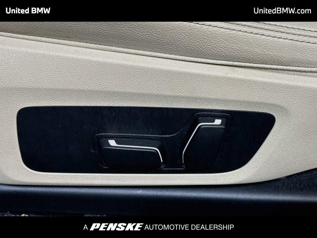 Used 2024 BMW 230i Coupe w/ Convenience Package RWD image 11