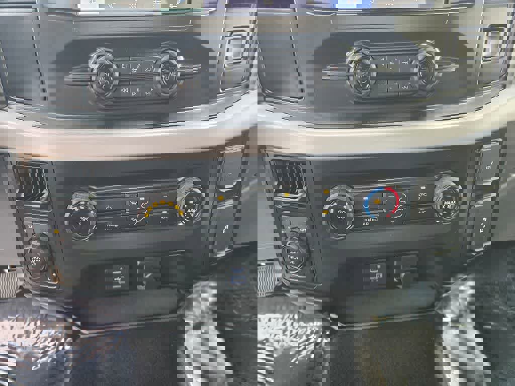 Used 2023 Ford F150 XLT AWD/4WD image 16