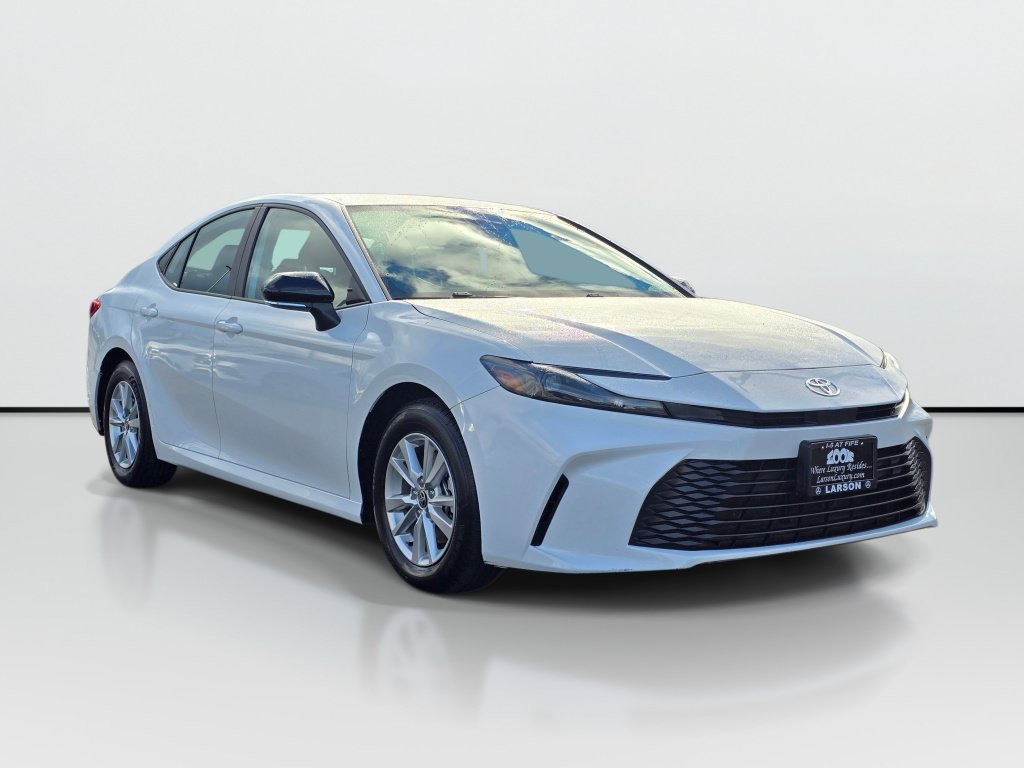 Used 2025 Toyota Camry LE FWD image 8