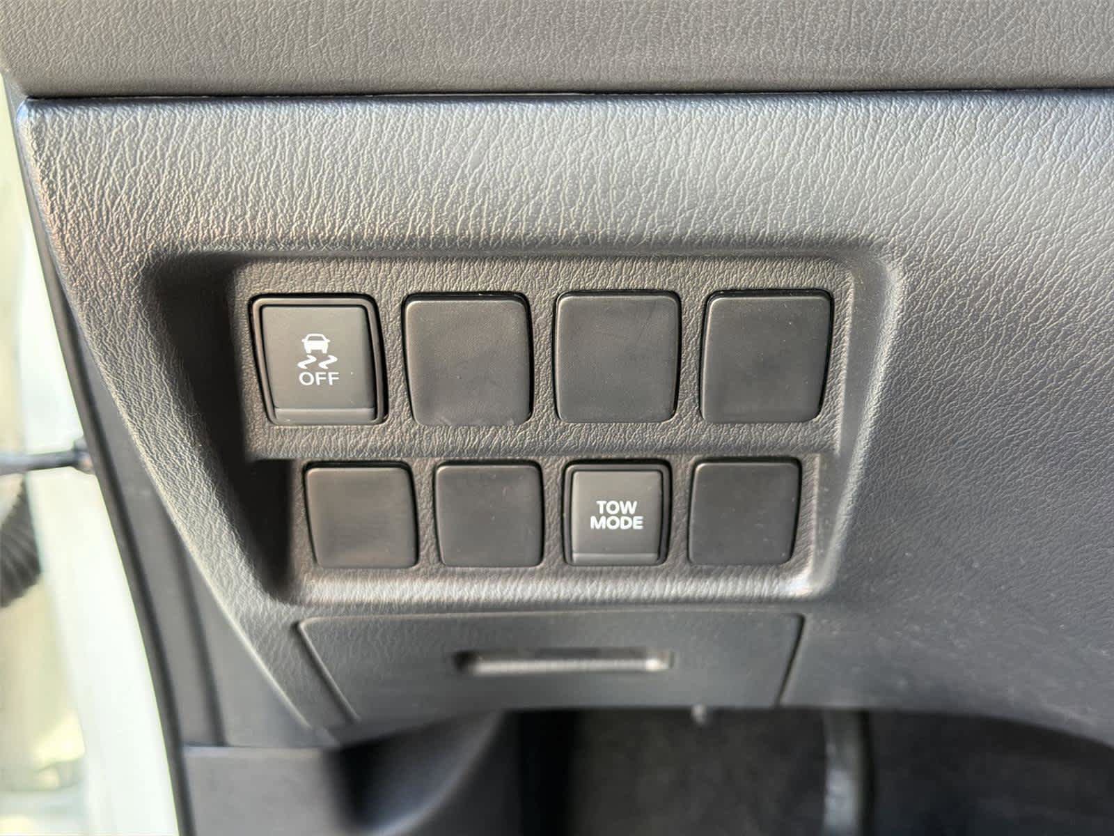 Used 2018 Nissan Pathfinder S FWD image 37
