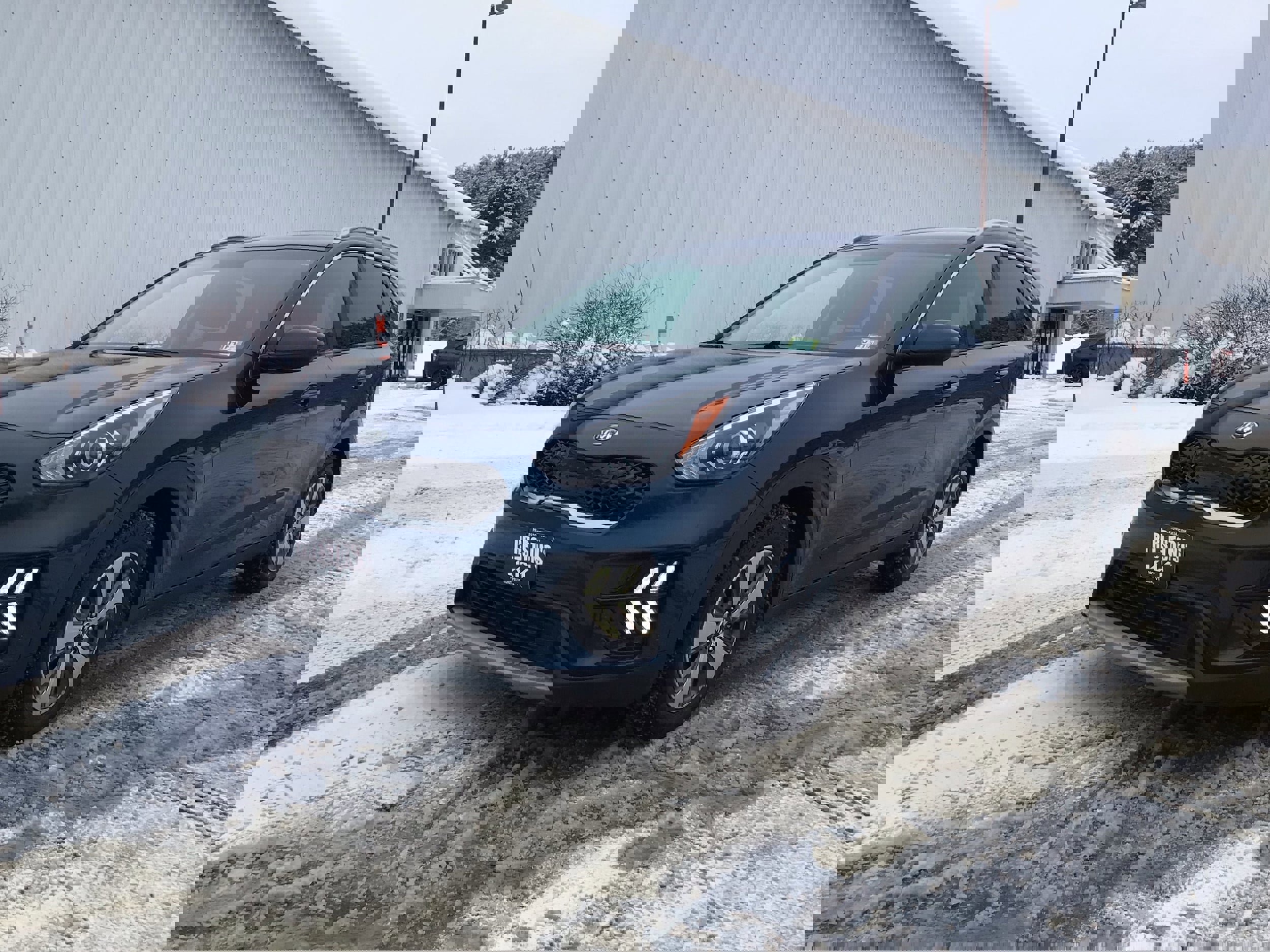 Used 2020 Kia Niro LX image 3