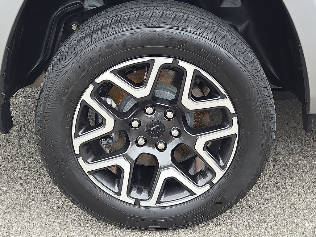 Used 2025 RAM 1500 Laramie AWD/4WD image 7